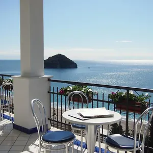 Western Acqua Novella Hotel