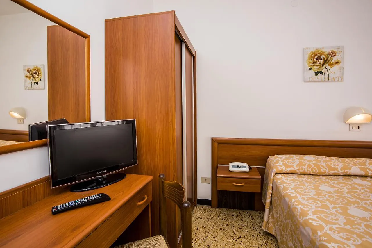 B&B Hotel Costa Azzurra Spotorno